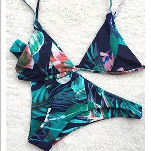 Cupshe Classic Theme Splicing Bikini - S